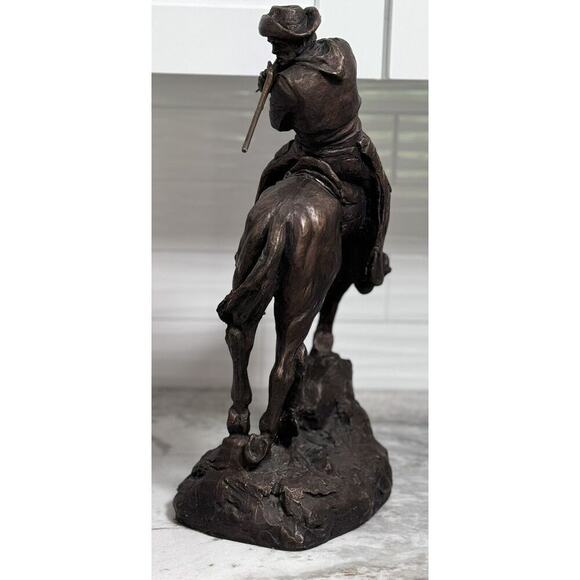 Large Antique Bronze/Metal Sculpture American Cowboy Rifle Riding Horse - Picture 11 of 16
